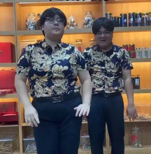 “史上最相似夫妻”被网友建议查下DNA,当事人:刚认识时不像,后来越长越像