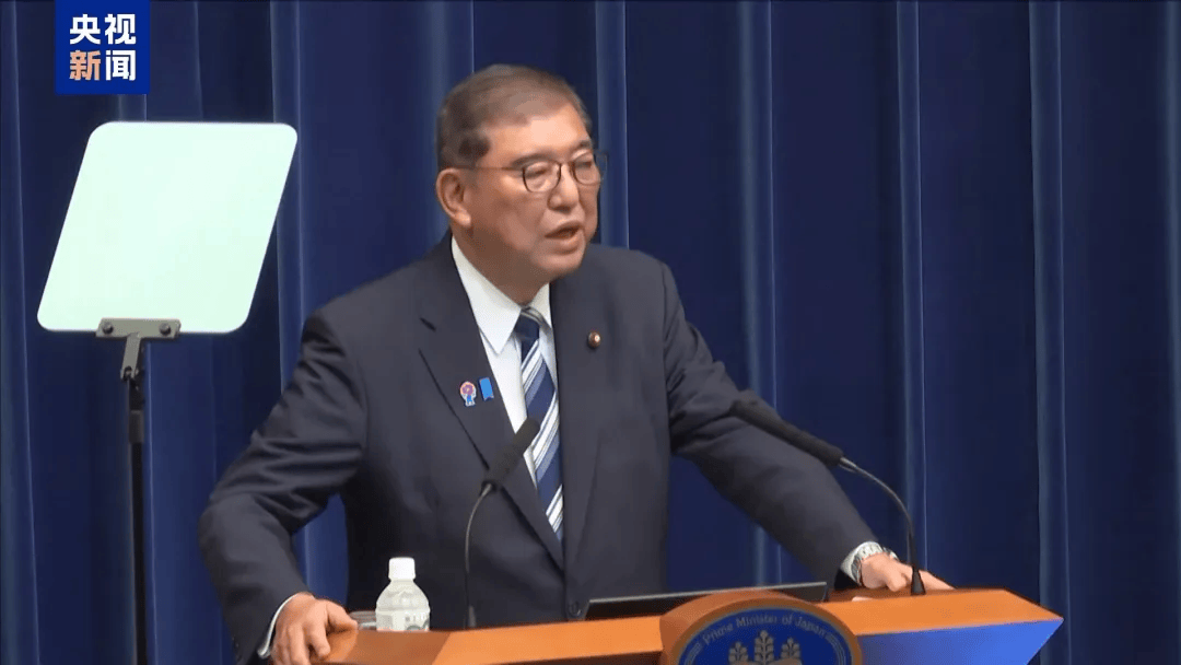 特朗普与高市早苗通话内容曝光，时长25分钟，建议她不要在台湾主权问题上挑衅中国；此前高市对通话内容避而不谈