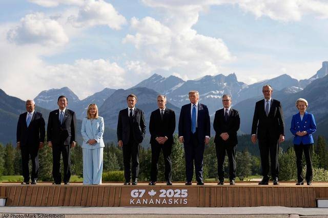 法国官宣马克龙访华，中方态度和两年前不同了