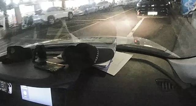 机智！快递在家门口被偷，她用一招抓到了人还拿回了东西