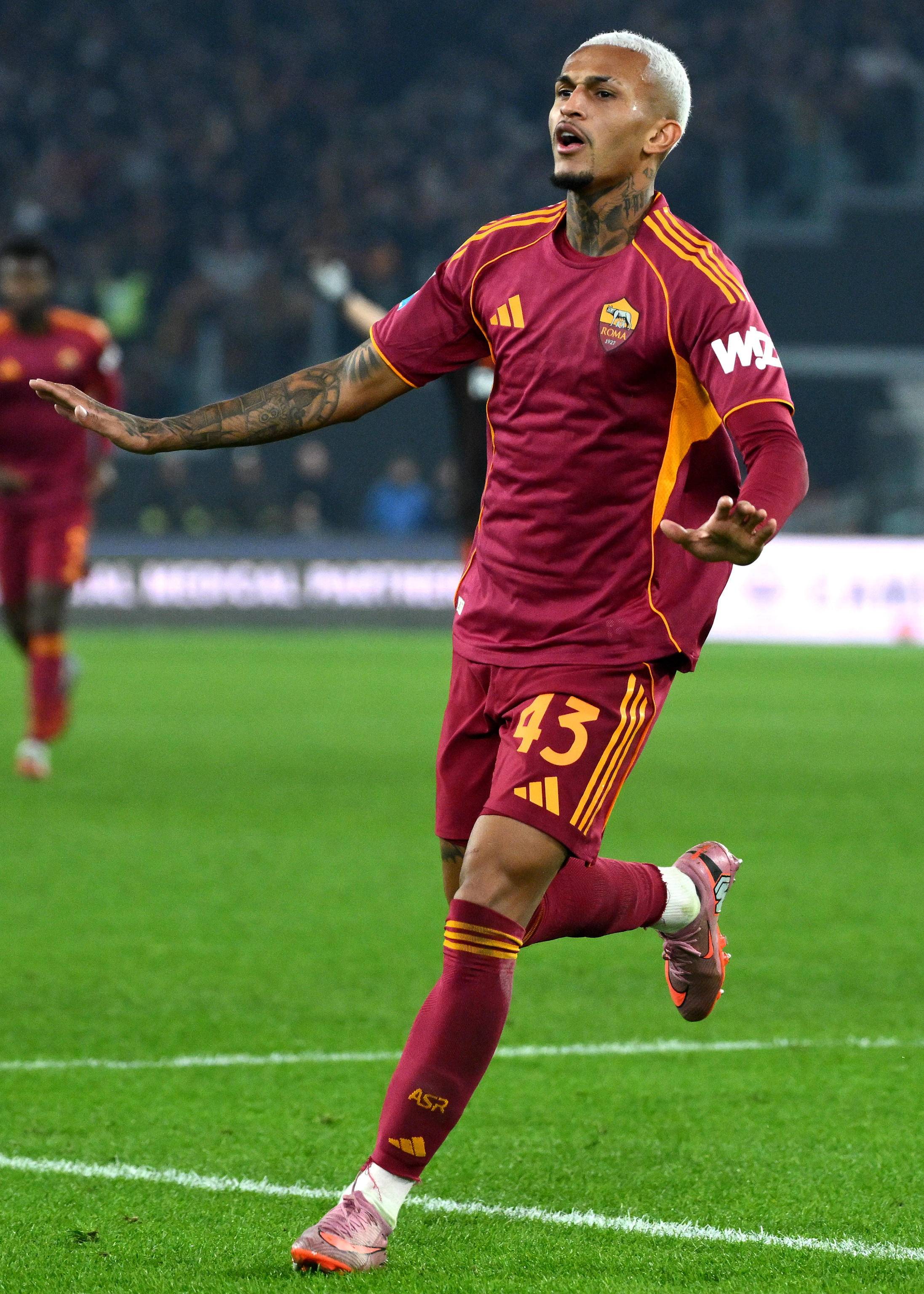 （外代二线）足球——意甲：罗马胜科莫