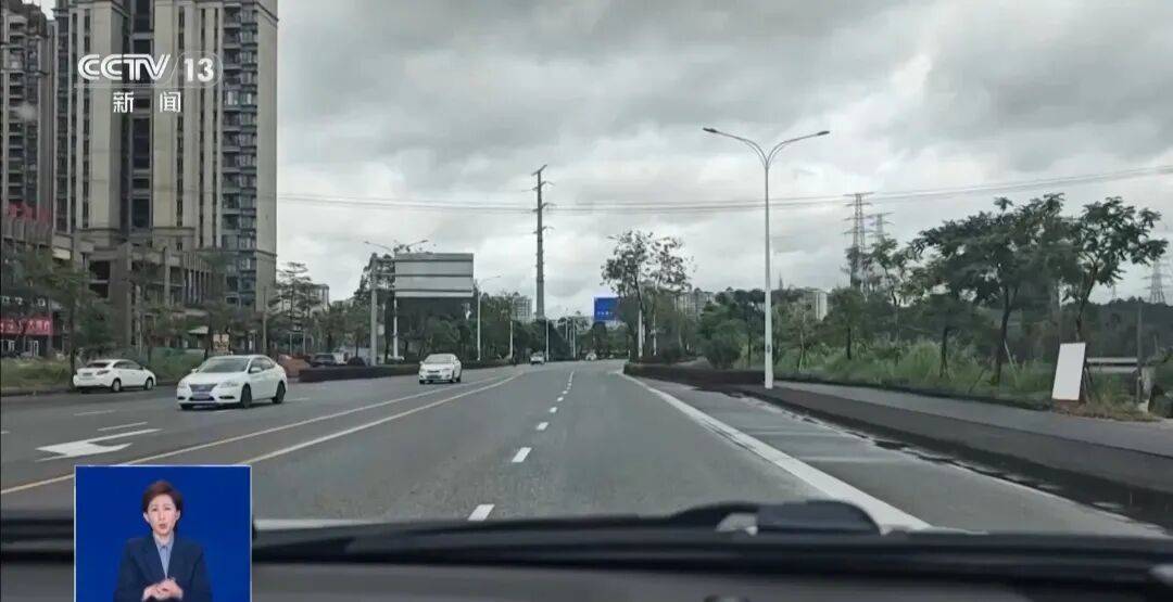 央视披露：男子在网吧厕所墙上看到“高薪日结5000-20000”广告，即将出境时被警方拦下